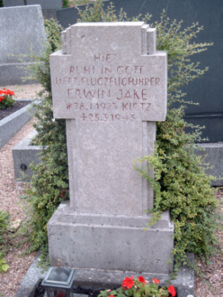 Der spätere Grabstein von Erwin Jäke